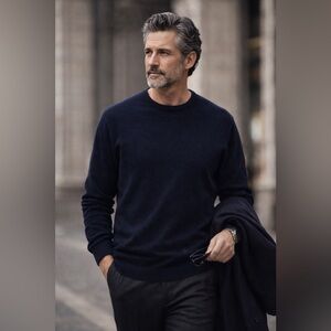 Burberry London Vintage Men's Navy Crewneck Size 44 XL 100% Geelong Lambswool